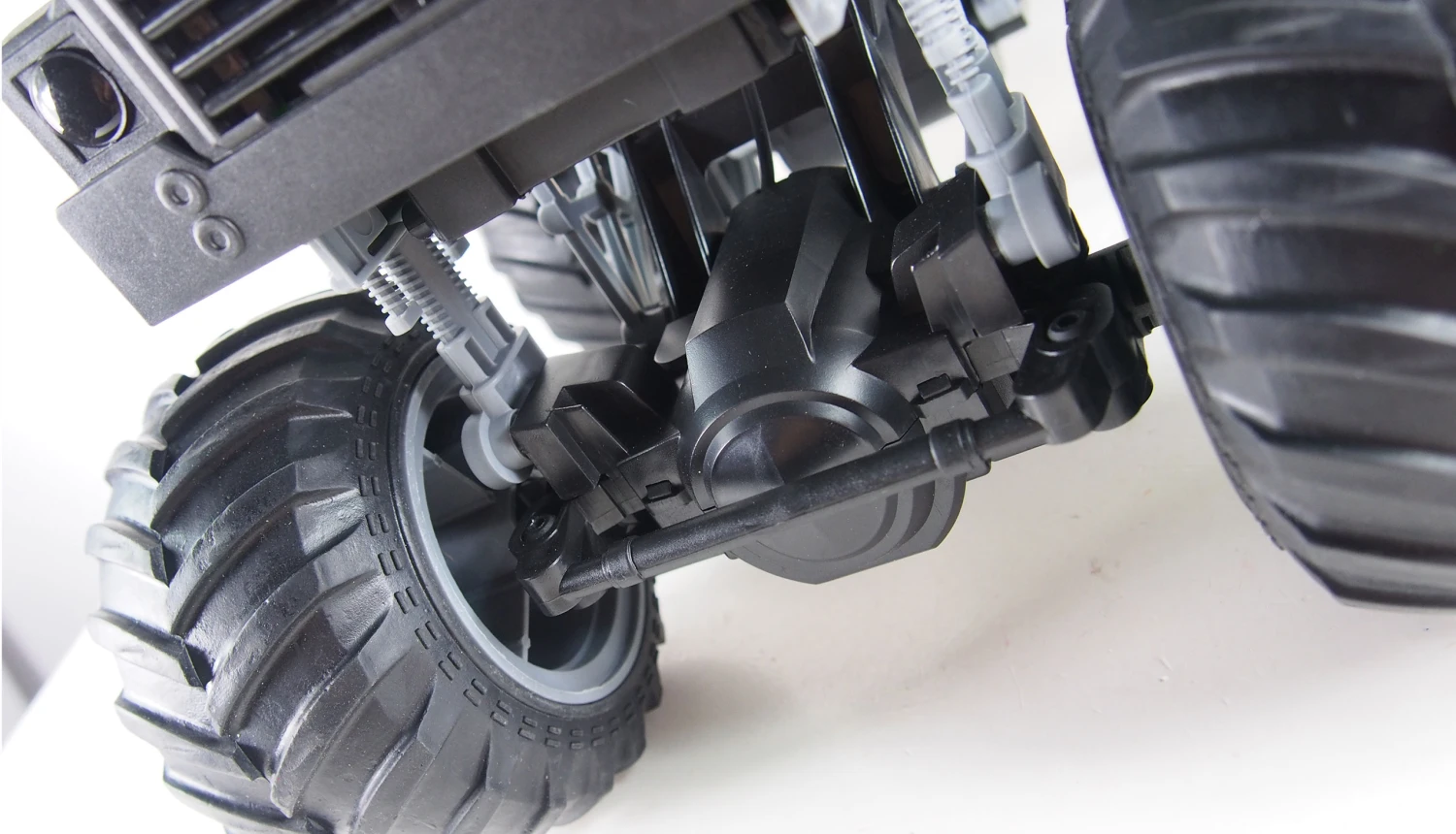 Crazy SchoolBus Monster Truck 1:16 RTR Grün 6 Crazy SchoolBus Monster Truck 1:16 RTR Grün – Bild 6